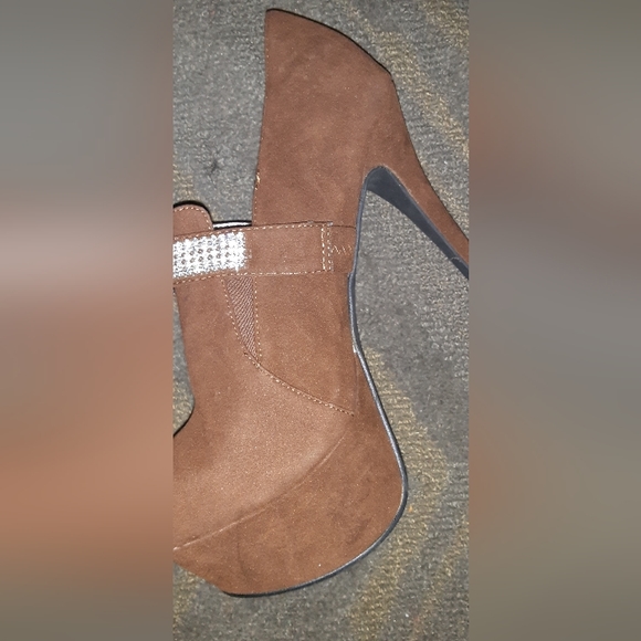 Mark&Maddux size 10 6inch bedazzle platform heels new not  worn Imperfections - Picture 7 of 11